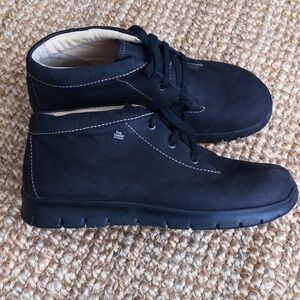 Finn Comfort leather chukka boots